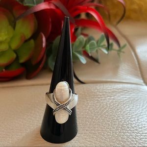 Sterling silver 925THAI Mother of Pearl ring size 7